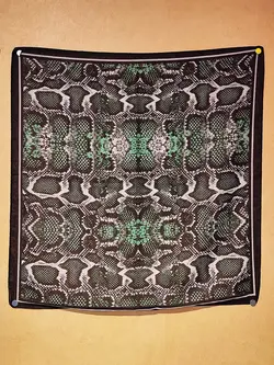 مینی اسکارف طرح پوست ماری سبز نخی کد 1324
