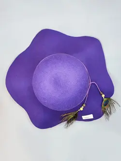 کلاه شهرزادی پر طاووسی لبه 12 سانتی کد 6998