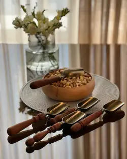 قاشق آجیل طلایی دسته چوبی P0067 - فروشگاه اینترنتی 70کالا با تخفیفهای هیجان انگیز