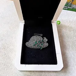 گل سینه کلاه کد2442