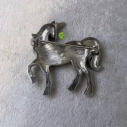 گل سینه اسب کد2453