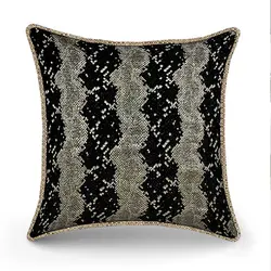کوسن مربعی طرح ماریتا مخمل مشکی پوست ماری