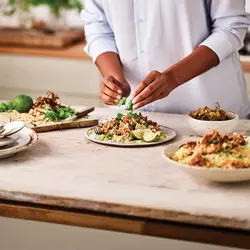 مایکروویو برند KENWOOD|مدل MWM42.000BK | ظرفیت 42 لیتری| 1100 واتی| با گریل| صفحه نمایش دیجیتال| 5 سطح قدرت| عملکرد یخ زدایی| فولاد ضد زنگ| منوی خودکار| تایمر 99 دقیقه| عملکرد ساعت|مشکی و نقره ای زمان تحویل 2 تا 3 هفته کاری