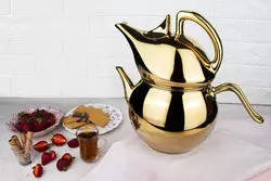 کتری کروپست مدل دنیز کف چدن طلایی با قوری رنگی