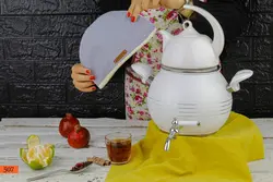 کتری کروپست مدل کیانا کف چدن رنگی با قوری فانتزی