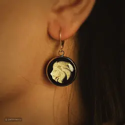 گوشواره نماد ماه مرداد