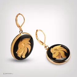 گوشواره نماد ماه مرداد