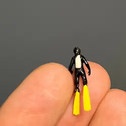 ماکت مینیاتوری غواص سایز 25 میلی متر طرح کلاسیک