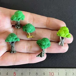 ماکت مینیاتوری درخت سبز 2ـ2.5  سانتیمتری بسته 5 عددی کد ۴