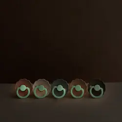 پستانک کلاسیک فیریگ سایز 6 تا 18(شب تاب) ماه کد frigg FC2029