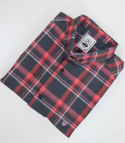 پیراهن چهار خانه کیا