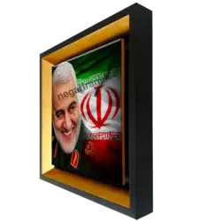 تابلو کاشی شهید حاج قاسم و پرچم مدل 2ZG52