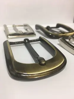 سگک کمربند زبانه دار