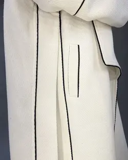 پالتو کچه سفید نوار مغزی مشکی