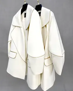 پالتو کرپ سفید مغزی طلایی