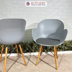 صندلی چوبی ایفلی مدرن مدل صدف چرمی دسته دار سهیل (صندلی فایبرگلاس نشکن)