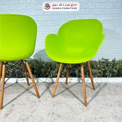 صندلی چوبی ایفلی مدرن مدل صدف دسته دار سهیل (صندلی فایبرگلاس نشکن)