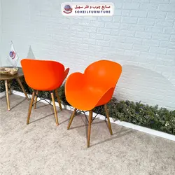 صندلی چوبی ایفلی مدرن مدل صدف دسته دار سهیل (صندلی فایبرگلاس نشکن)