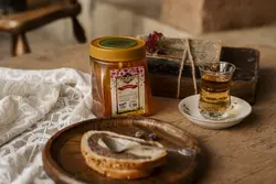 عسل موم دار بهاره