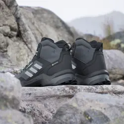 کفش زنانه ادیداس مدل Adidas women's shoes - HQ1049 - فروشگاه اسپرت گیت شیراز