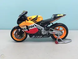 ماکت موتور HONDA - RC211V N 46 REPSOL مقیاس 1/12