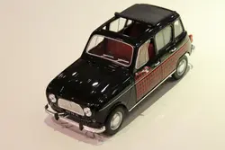 ماکت رنو 4 پاریسی  Renault 4 Parisienne ساخت Norev مقیاس 1/18