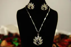 نیم ست تیتانیوم طرح جواهر طاووس