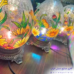 چراغ رومیزی شیشه ای برقی نقاشی شده مدل تخم مرغی بزرگ،نقاشی شفاف گل افشان