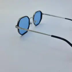 خرید عینک دید در شب برند پلیس با فریم نقره ای 8 ضلعی و عدسی آبی مدل 8387 | فروشگاه آرکوشاپ