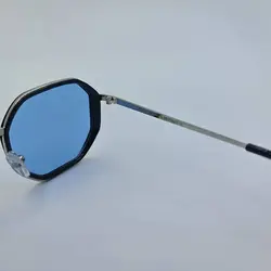 خرید عینک دید در شب برند پلیس با فریم نقره ای 8 ضلعی و عدسی آبی مدل 8387 | فروشگاه آرکوشاپ