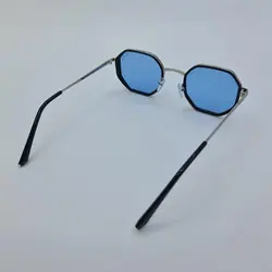 خرید عینک دید در شب برند پلیس با فریم نقره ای 8 ضلعی و عدسی آبی مدل 8387 | فروشگاه آرکوشاپ