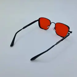 خرید عینک دید در شب با طرح پیچ و فنر، با فریم رنگ مشکی و لنز قرمز رنگ مدل 538 | فروشگاه آرکوشاپ