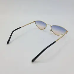 خرید عینک آفتابی شنل با فریم مثلثی و لنز دو رنگ و دسته طرح زنجیری مدل G29546 | فروشگاه آرکوشاپ