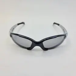 خرید عینک آفتابی ورزشی آنتی رفلکس خاکستری و دسته نقره ای رنگ مدل 115 | فروشگاه آرکوشاپ