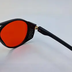 خرید عینک آفتابی امپریو آرمانی با عدسی قرمز و فریم مشکی رنگ بغل دار مدل 1807 | فروشگاه آرکوشاپ