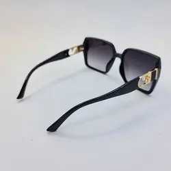 خرید عینک آفتابی مربعی شکل Fendi با فریم مشکی و لنز دودی سایه روشن مدل 6063 | فروشگاه آرکوشاپ