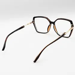 خرید عینک طبی زنانه پروانه ای با فریم قهوه ای رنگ و تک کاوره مدل 8652 | فروشگاه آرکوشاپ
