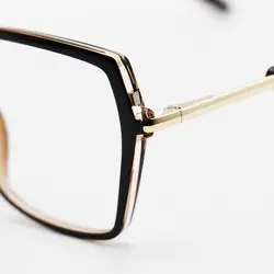 خرید عینک طبی زنانه پروانه ای با فریم قهوه ای رنگ و تک کاوره مدل 8652 | فروشگاه آرکوشاپ