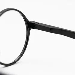 خرید عینک مطالعه نزدیک بین با نمره +3.00 با فریم گرد و مشکی رنگ مدل 33 | فروشگاه آرکوشاپ