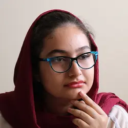 خرید عینک مطالعه نمره +2.75 با فریم مشکی و صورتی، گربه ای و دسته فنری مدل FB9155 | فروشگاه آرکوشاپ