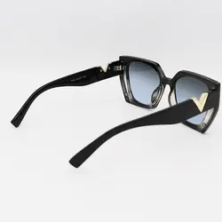 خرید عینک آفتابی زنانه با فریم رنگ مشکی طرح‌دار و لنز سایه روشن Valentino مدل 9794 | فروشگاه آرکوشاپ