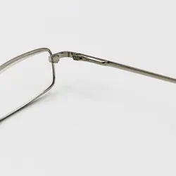 خرید عینک مطالعه خودکاری باکیفیت با نمره +2.00، فریم نقره ای و قاب سفید | فروشگاه آرکوشاپ