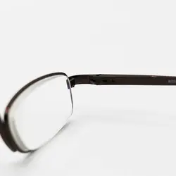 خرید عینک مطالعه نمره +3.25 با فریم فلزی، مشکی و دسته فنری (آنتی رفلکس) مدل EC03 | فروشگاه آرکوشاپ
