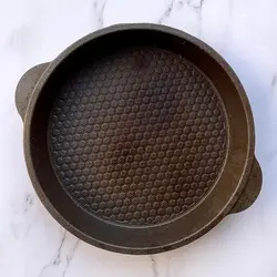 تابه چدنی آبندی شده خالص بدون روکش شیمیایی (چدن روسی ماهیتابه ماهی تابه چدنی روس) تابه ووک چدن . تابه گریل ووک . قابلمه چدنی . ماهیتابه چدنی . سرویس چدنی . ظروف چدنی آقای سنگی