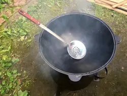 قازن چدن خالص بدون روکش شیمیایی 15 لیتری (چدن روسی پاتیل غازن قابلمه دیگ چدنی) ظرف کوهنوردی و سفر