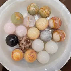 گوی سنگی سنگ مرمر کاملا گرد پاکستانی وارداتی قطر 4.5 تا 5 سانتیمتر | هدیه تولد | جهیزیه عروس | کادویی | ظروف سنگی آقای سنگی | ظروف آنتیک و کلکسیونی