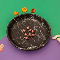 بشقاب گرد سنگی مشکی رگه دار،مدل لبه دار،سنگ طبیعی،مقاومت بالا،تک و خاص | هدیه تولد | جهیزیه عروس | کادویی | ظروف سنگی آقای سنگی | ظروف آنتیک و کلکسیونی