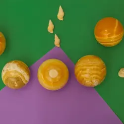 گوی های شانس بسیار زیبا،سایز متوسط و بزرگ،کمک به جذب انرژی های منفی محیط اطراف و حس آرامش فراوان،سنگ طبیعی مرمر پرتغالی | هدیه تولد | جهیزیه عروس | کادویی | ظروف سنگی آقای سنگی | ظروف آنتیک و کلکسیونی