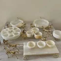 ظروف سنگی سرویس پذیرایی با پایه اسب برنجی سنگ خاص مرمرنباتی | ظروف سنگی آقای سنگی | جهیزیه عروس | هدیه تولد | ظروف لوکس