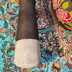 هاون سنگی بزرگ طراحی شده گلبرگ قرمز | ظروف سنگی آقای سنگی | هدیه تولد | جهیزیه عروس